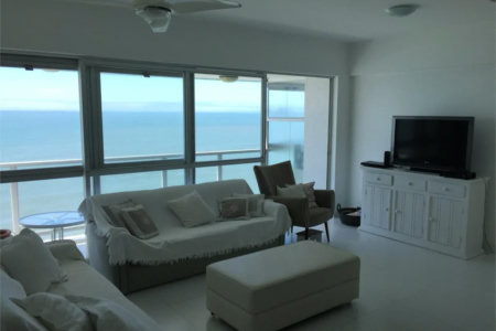 Apartamento à venda com 3 quartos em Pitangueiras, Guarujá, SP
