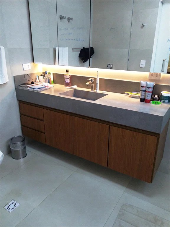 Casa à venda com 4 quartos, sendo 3 suítes, em Vila Tramontano, São Paulo, SP