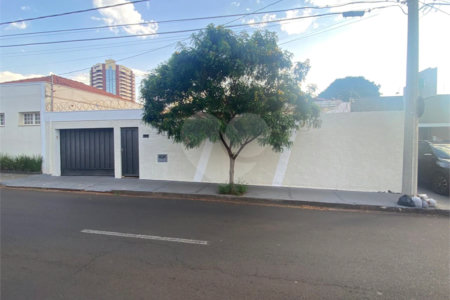 Casa à venda com 3 quartos, sendo 1 suíte, no Centro, Araraquara, SP