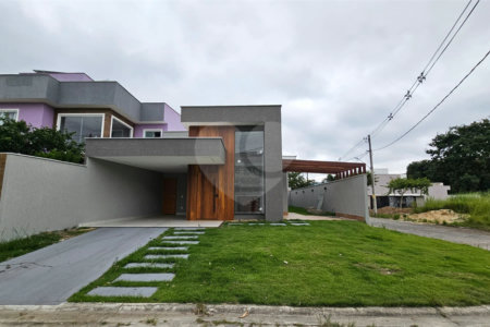 Casa à venda com 3 quartos, sendo 1 suíte, no condomínio Grand Park, Rio de Janeiro - RJ