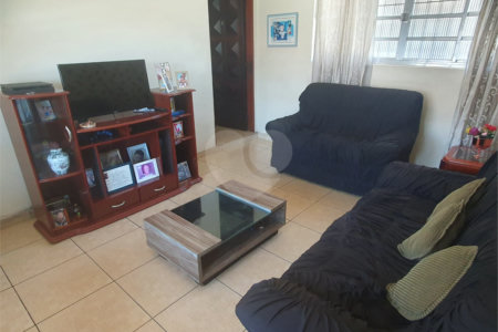 Casa Térrea à venda com 3 quartos, sendo 1 suíte, no Centro, Poá, SP