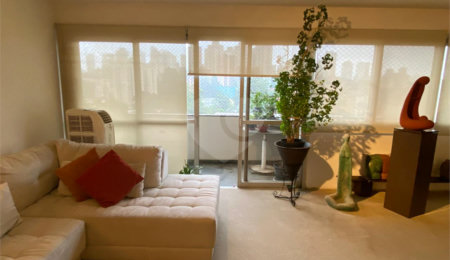 Apartamento à venda com 3 quartos, sendo 1 suíte, em Morumbi, São Paulo, SP