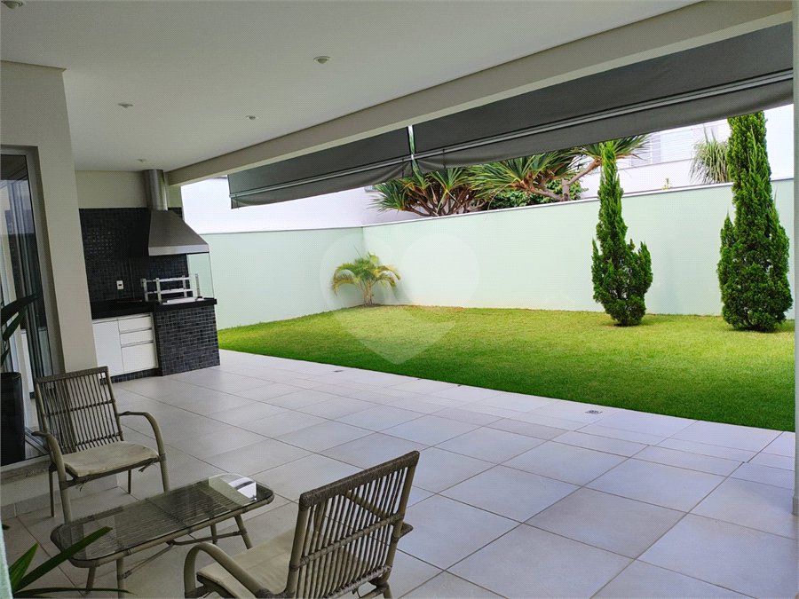 Casa à venda com 3 suítes no condomínio Colinas do Sol, Sorocaba - SP