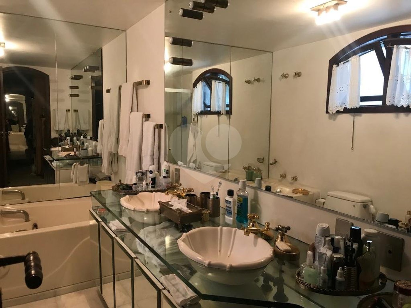 Casa à venda com 5 quartos, sendo 2 suítes,  em Jardim Everest, São Paulo, SP