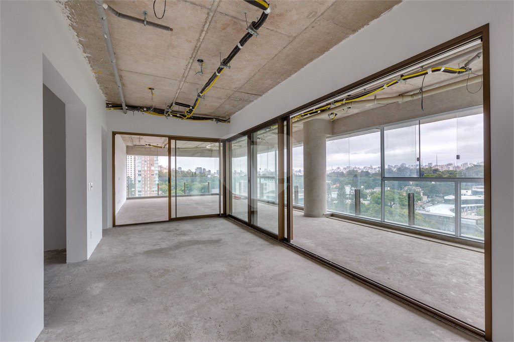 Apartamento à venda com 4 suítes em Moema, São Paulo, SP