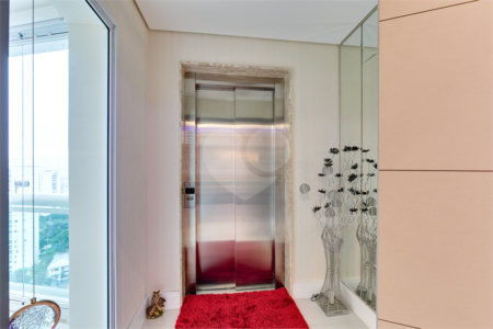 Apartamento à venda com 4 suítes em Vila Sofia, São Paulo, SP