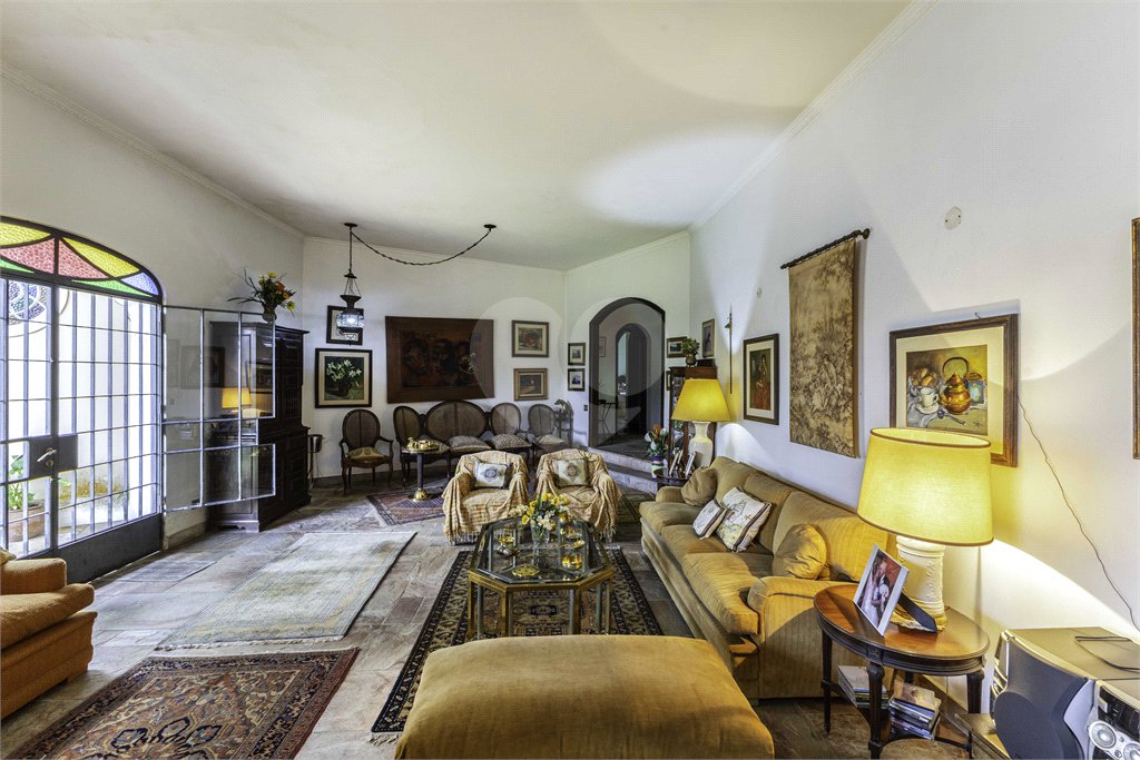 Casa à venda ou para alugar com 4 quartos, sendo 2 suítes, em Jardim Leonor, São Paulo, SP