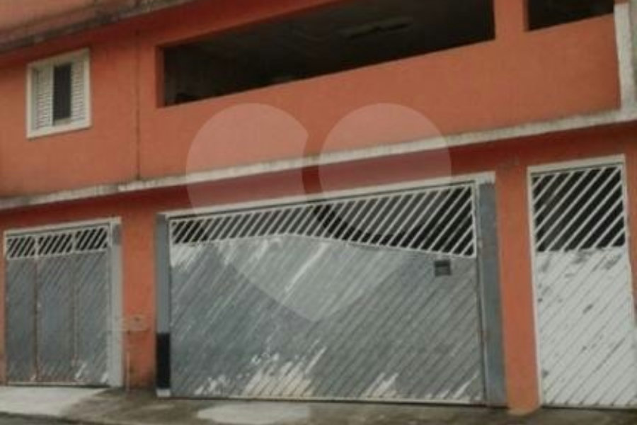 Sobrado à venda com 4 quartos, sendo 1 suíte, em Tremembé, São Paulo, SP