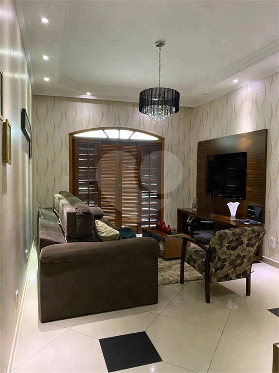 Casa à venda com 3 quartos, sendo 2 suítes, em Jardim Brasil, Guarulhos, SP