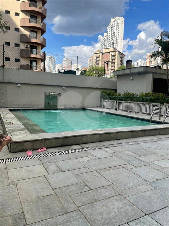 Apartamento à venda com 3 quartos, sendo 1 suíte,  em Vila Andrade, São Paulo, SP