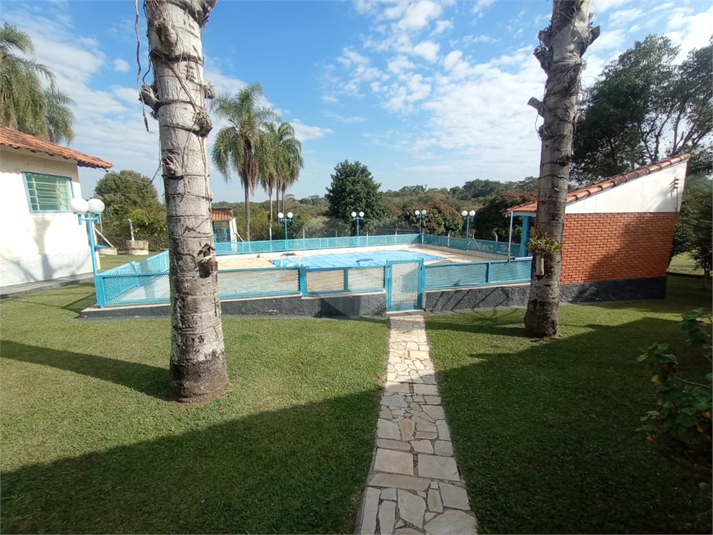 Chácara à venda com 6 quartos, sendo 1 suíte,  em Cercadinho, Alambari, SP