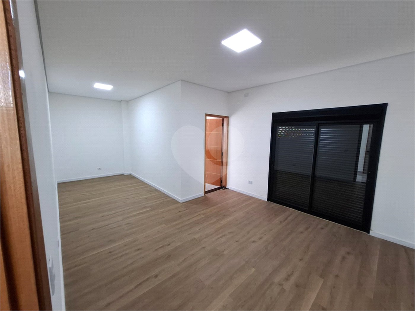Casa à venda ou para alugar com 3 suítes no condomínio Residencial Veredas, Mogi das Cruzes - SP