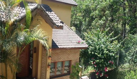 Casa à venda com 5 quartos, sendo 2 suítes,  no condomínio Alpes da Cantareira, Mairiporã - SP