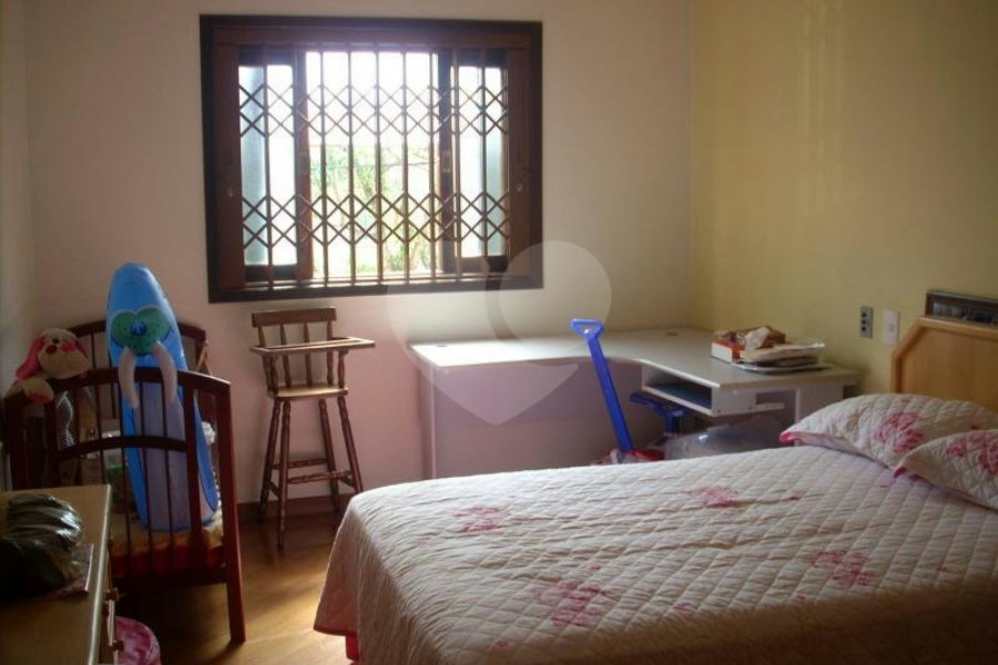 Sobrado à venda com 4 quartos, sendo 2 suítes, em Tremembé, São Paulo, SP