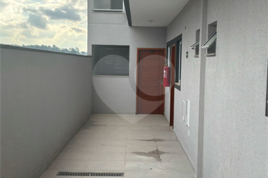 Casa à venda com 2 quartos, sendo 1 suíte, no condomínio Maracujas, São Paulo - SP