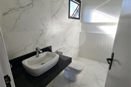 Casa à venda com 3 suítes no condomínio Reserva dos Jatobás, Louveira - SP