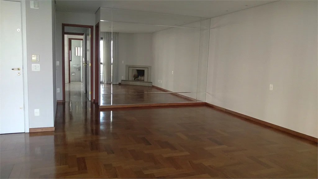 Apartamento à venda com 4 suítes em Vila Suzana, São Paulo, SP