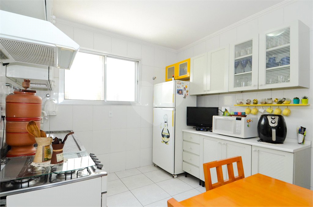 Casa à venda com 4 quartos, sendo 1 suíte, em Jardim Nova Taboão, Guarulhos, SP
