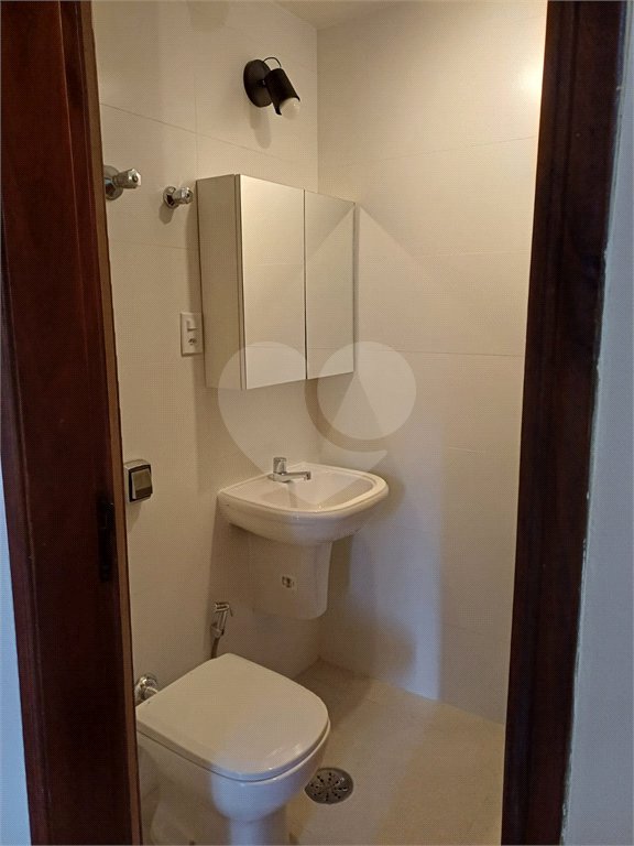 Apartamento com 77m² e 2 dormitórios próximo a Paulista e Metrô Trianon-Masp.
