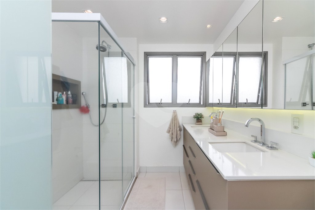Apartamento à venda com 4 quartos, sendo 2 suítes, em Jardim Prudência, São Paulo, SP