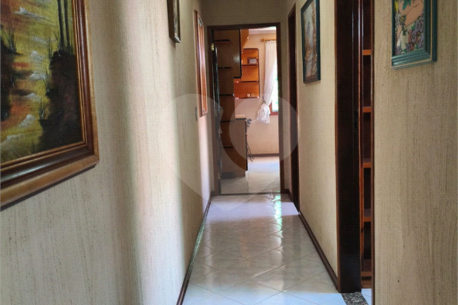 Sobrado à venda com 3 quartos, sendo 1 suíte, em Tremembé, São Paulo, SP