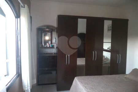 Casa Térrea à venda com 3 suítes em Jardim São Pedro, Mogi das Cruzes, SP