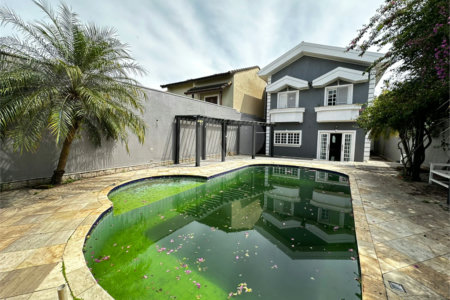 Sobrado à venda com 4 quartos, sendo 3 suítes,  em Vila Áurea, Poá, SP