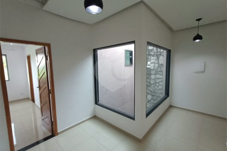 Casa à venda com 3 quartos, sendo 2 suítes, no condomínio Village da Posse, Rio de Janeiro - RJ