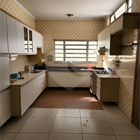 Casa à venda com 4 quartos, sendo 2 suítes, em Vila São Geraldo, São Paulo, SP