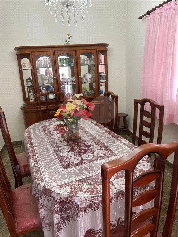 Sobrado à venda com 4 quartos em Tremembé, São Paulo, SP