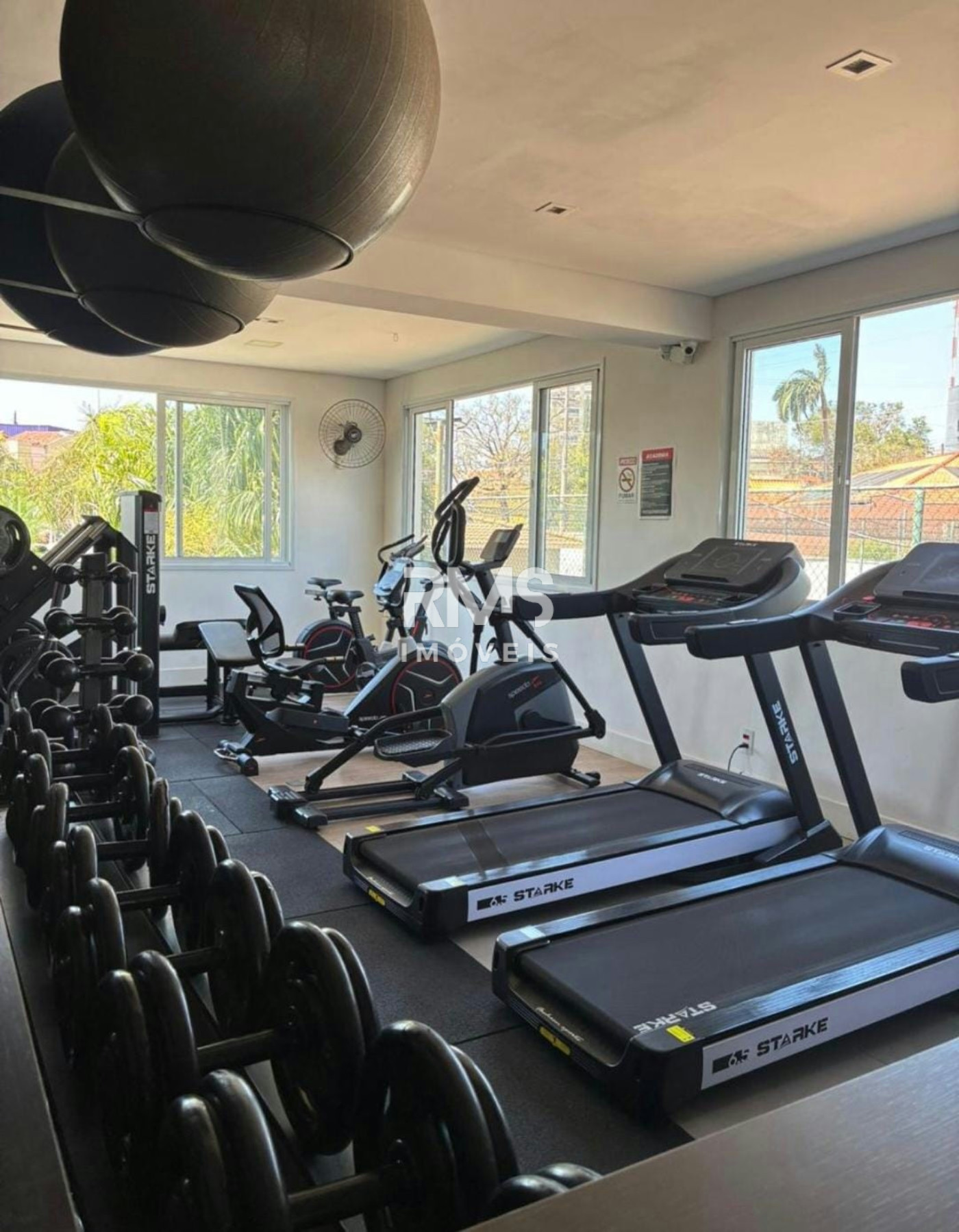 Apartamento à venda com 3 quartos, sendo 1 suíte, no condomínio Residencial Ilhas Mediterrâneo, Itu - SP