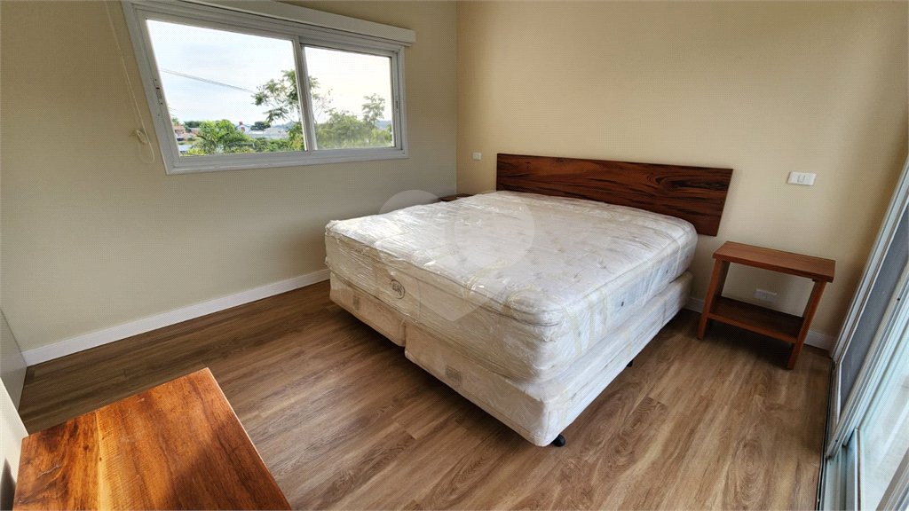 Casa à venda com 5 quartos, sendo 2 suítes, no condomínio Residencial Jardim Primavera, Louveira - SP