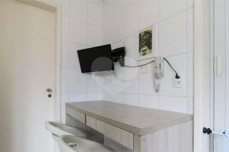 Apartamento à venda com 3 suítes em Vila Ipojuca, São Paulo, SP