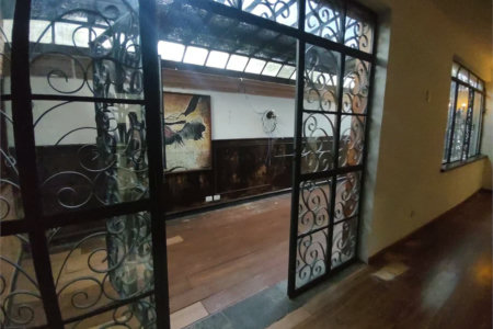 Sobrado à venda com 5 quartos, sendo 3 suítes, em Cidade Monções, São Paulo, SP