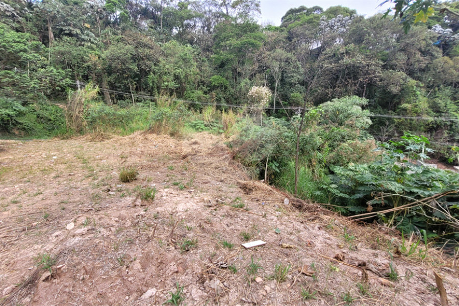 Terreno à venda em Barreiro, Mairiporã, SP