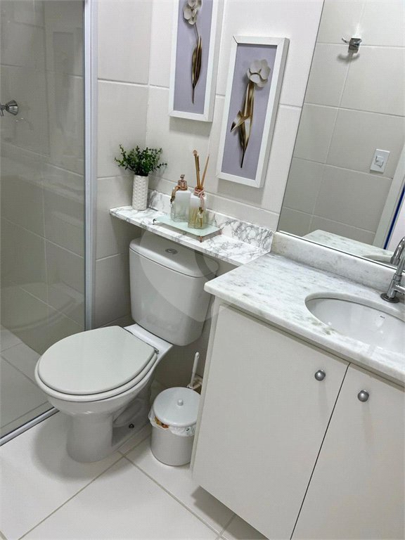 Apartamento à venda com 2 quartos, sendo 1 suíte, no Centro, Mongaguá, SP