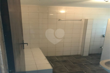 Casa à venda com 5 quartos, sendo 3 suítes, no condomínio Recanto das Flores, Indaiatuba - SP