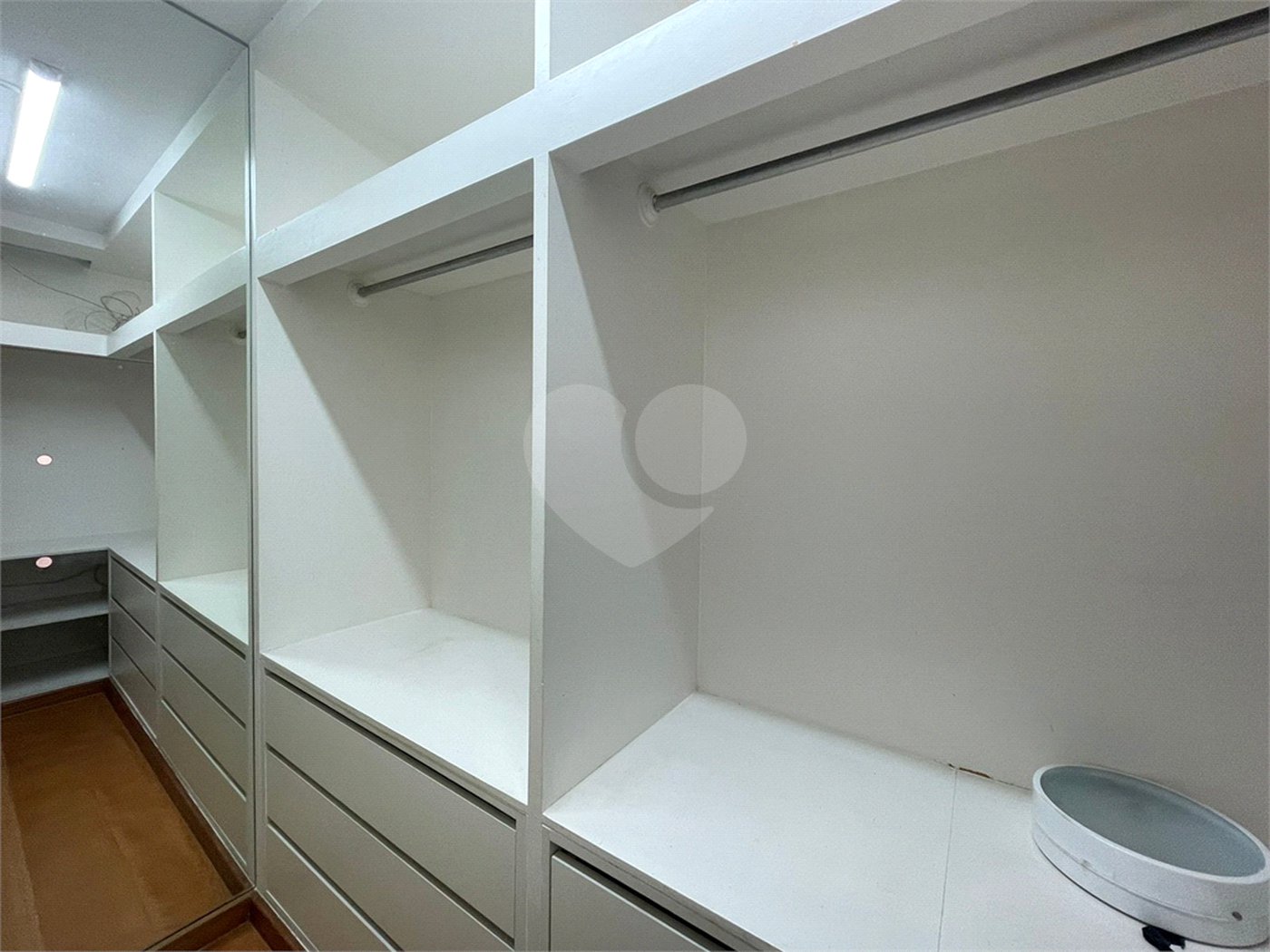 Apartamento à venda com 3 quartos, sendo 1 suíte, em Itaim Bibi, São Paulo, SP