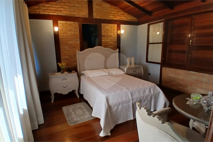 Casa à venda com 4 suítes no condomínio Sausalito, Mairiporã - SP