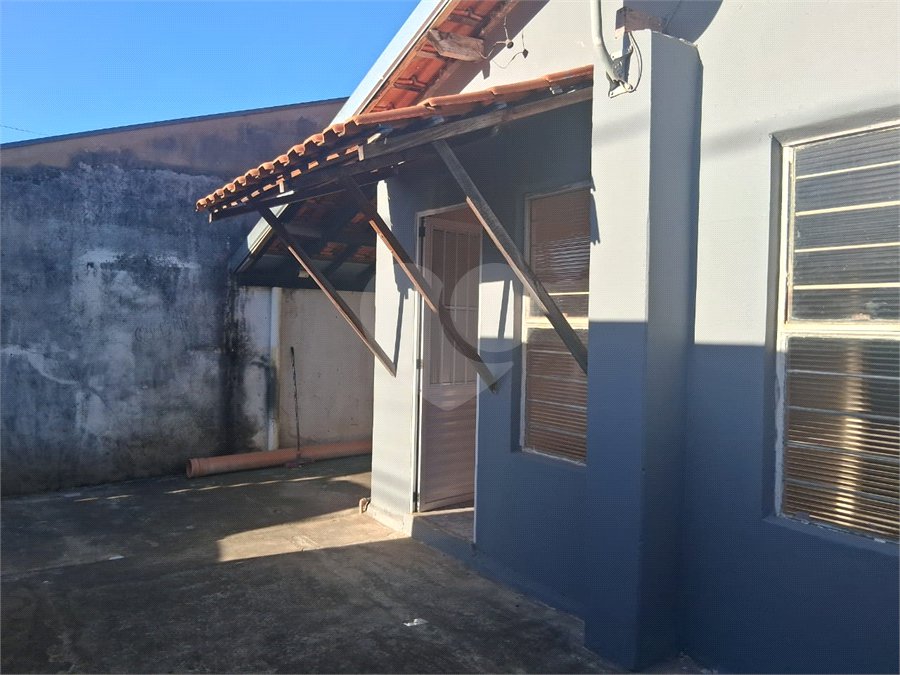 Casa à venda com 2 quartos em Vila Hungria, Itapetininga, SP