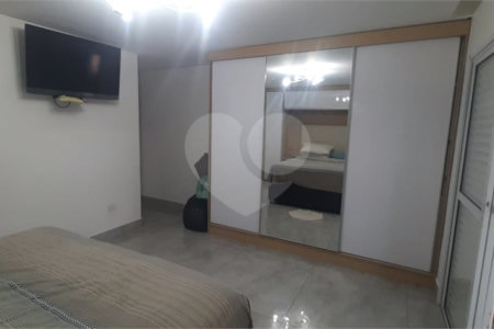 Sobrado à venda com 3 quartos, sendo 1 suíte, em Jardim Sarah, São Paulo, SP