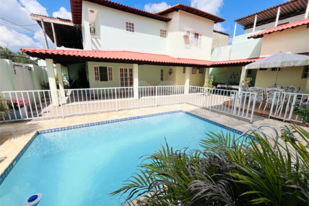 Casa à venda com 3 quartos, sendo 1 suíte, em Campo Grande, Rio de Janeiro, RJ