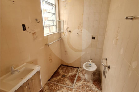 Casa à venda com 6 quartos em Vila dos Remédios, São Paulo, SP