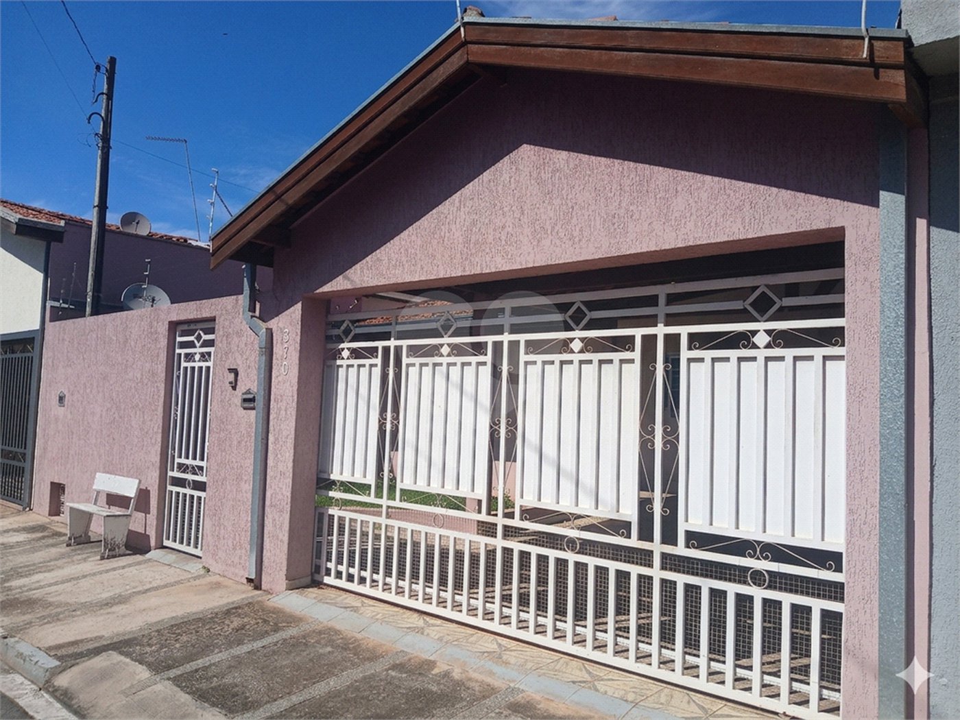 Casa à venda com 2 quartos, sendo 1 suíte, em Jardim Alvorada, Itapetininga, SP