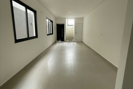 Casa à venda com 3 quartos, sendo 1 suíte, em Vila Petrópolis, Atibaia, SP