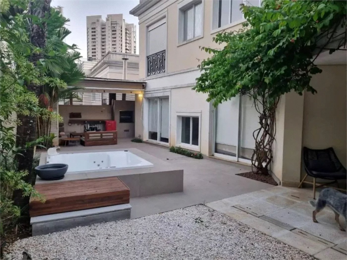 Casa à venda com 3 suítes no condomínio Solares Vila Europa, São Paulo - SP