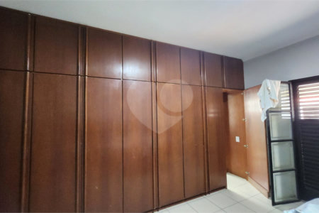 Casa à venda com 3 quartos, sendo 1 suíte, em Vila Harmonia, Araraquara, SP