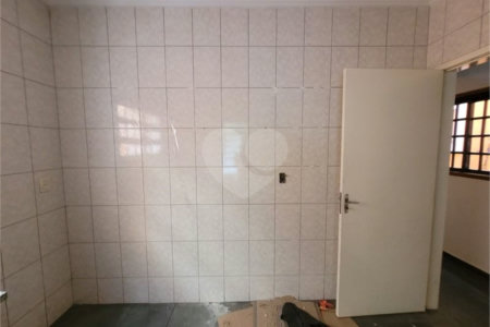 Casa à venda com 3 quartos, sendo 1 suíte, em Vila Vitório Mazzei, São Paulo, SP
