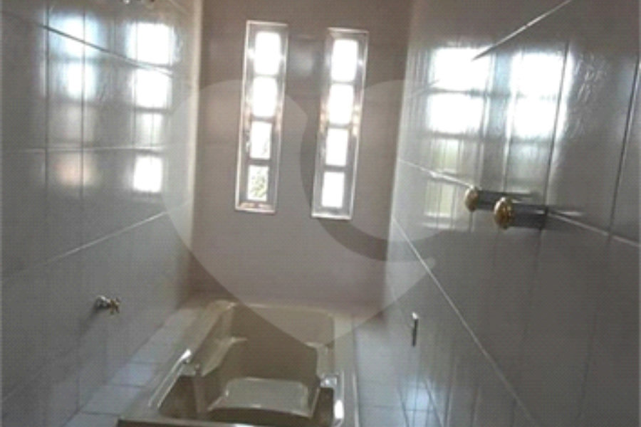 Sobrado à venda com 3 quartos, sendo 1 suíte, em Jaraguá, São Paulo, SP