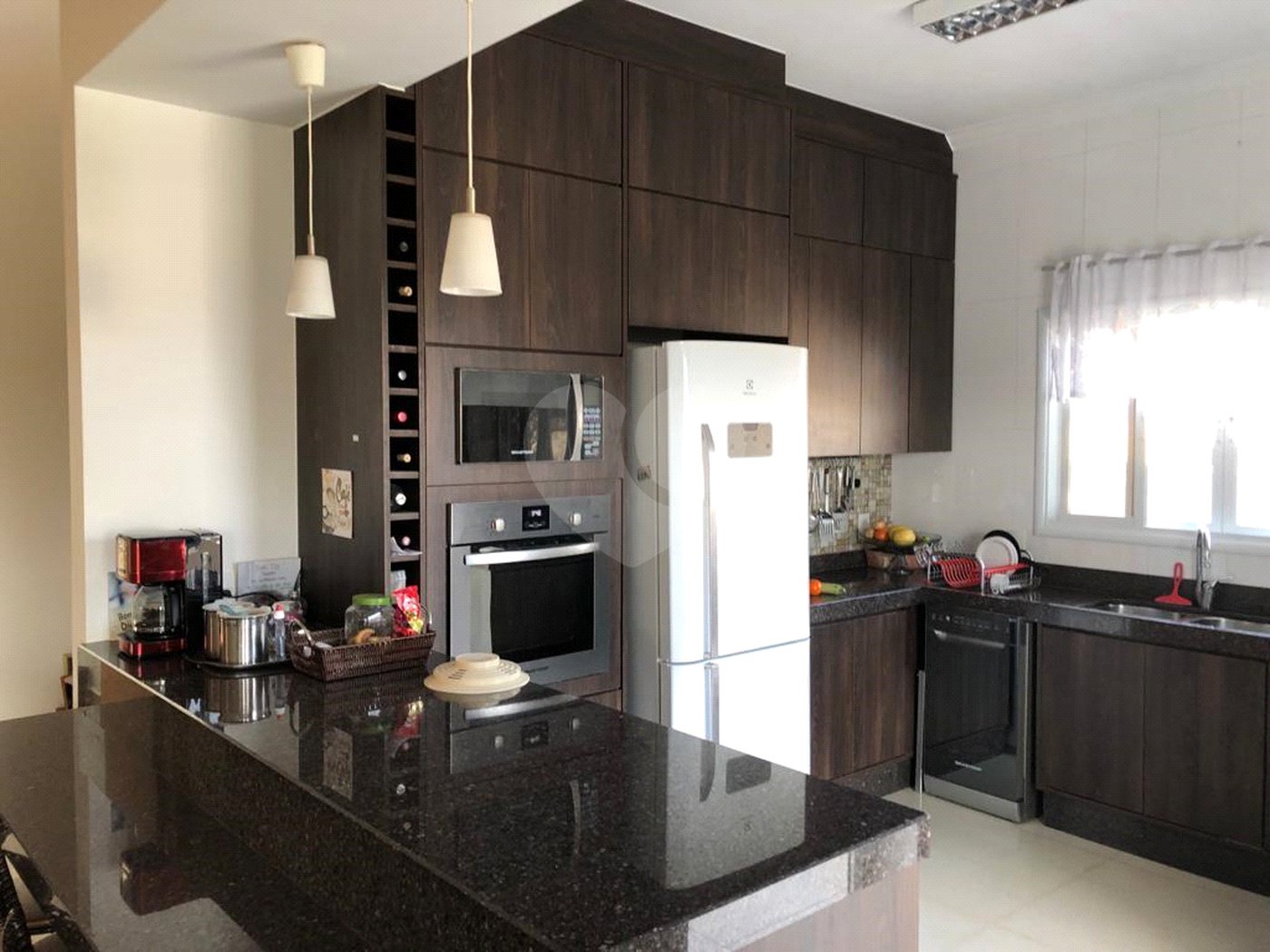 Casa à venda com 5 quartos, sendo 2 suítes, no condomínio Terras de Santa Izabel, Salto - SP
